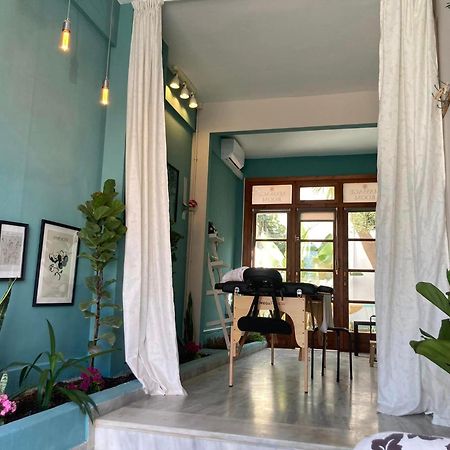 Tree Of Life Art Hotel Agia Marina Exterior foto